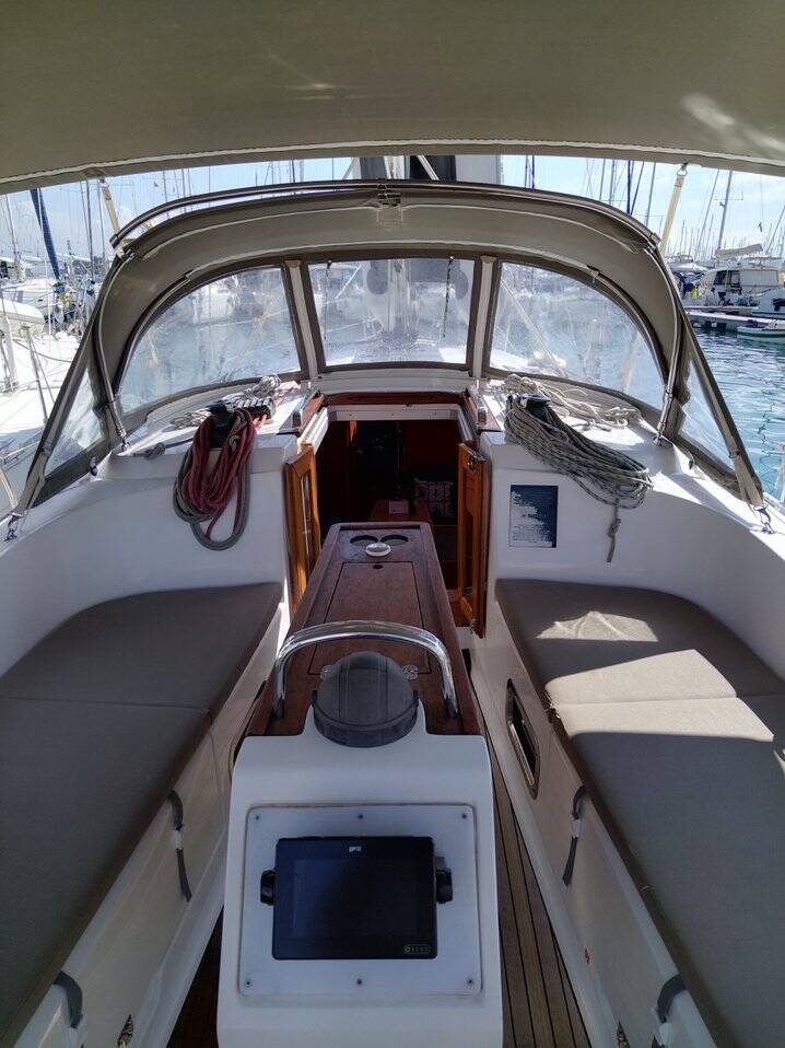Sailing yacht Bavaria Cruiser 37 Sea Hope