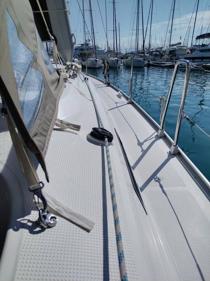 Sailing yacht Bavaria Cruiser 37 Sea Hope