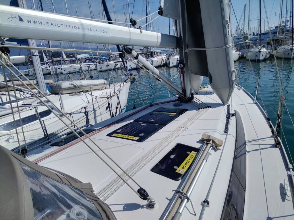 Sailing yacht Bavaria Cruiser 37 Sea Hope