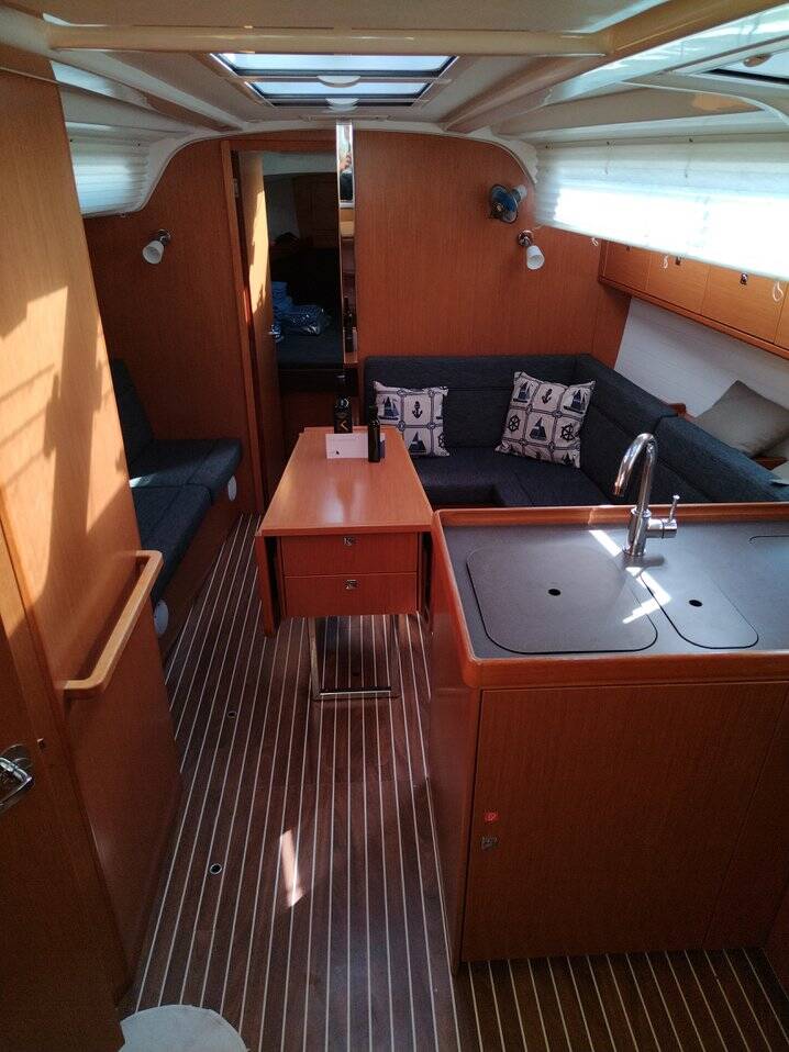 Sailing yacht Bavaria Cruiser 37 Sea Hope