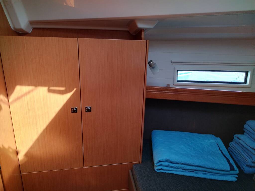 Sailing yacht Bavaria Cruiser 37 Sea Hope