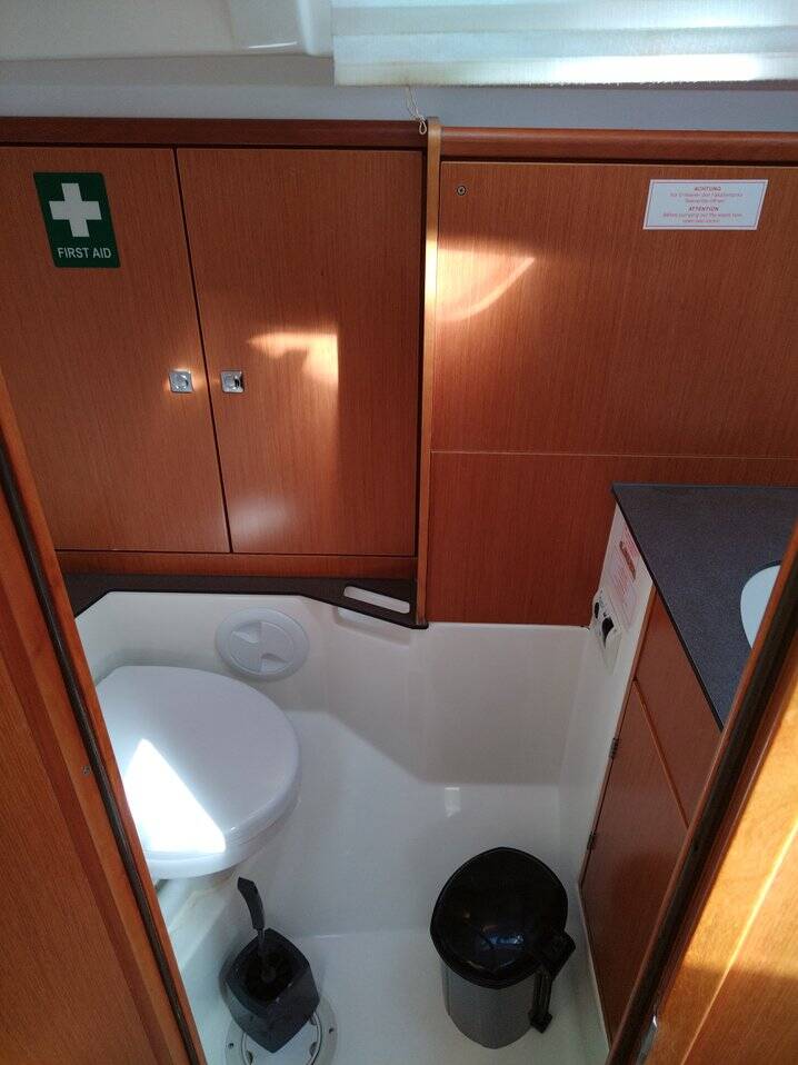 Sailing yacht Bavaria Cruiser 37 Sea Hope