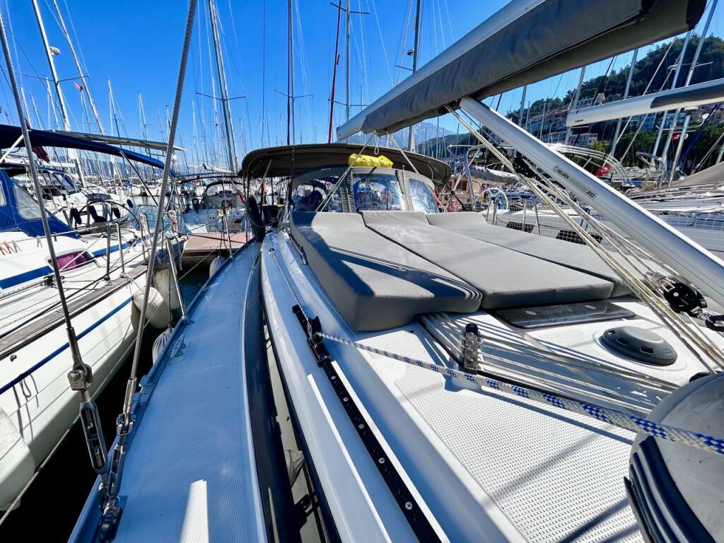 Sailing yacht Bavaria Cruiser 37 Enjoy the Silence