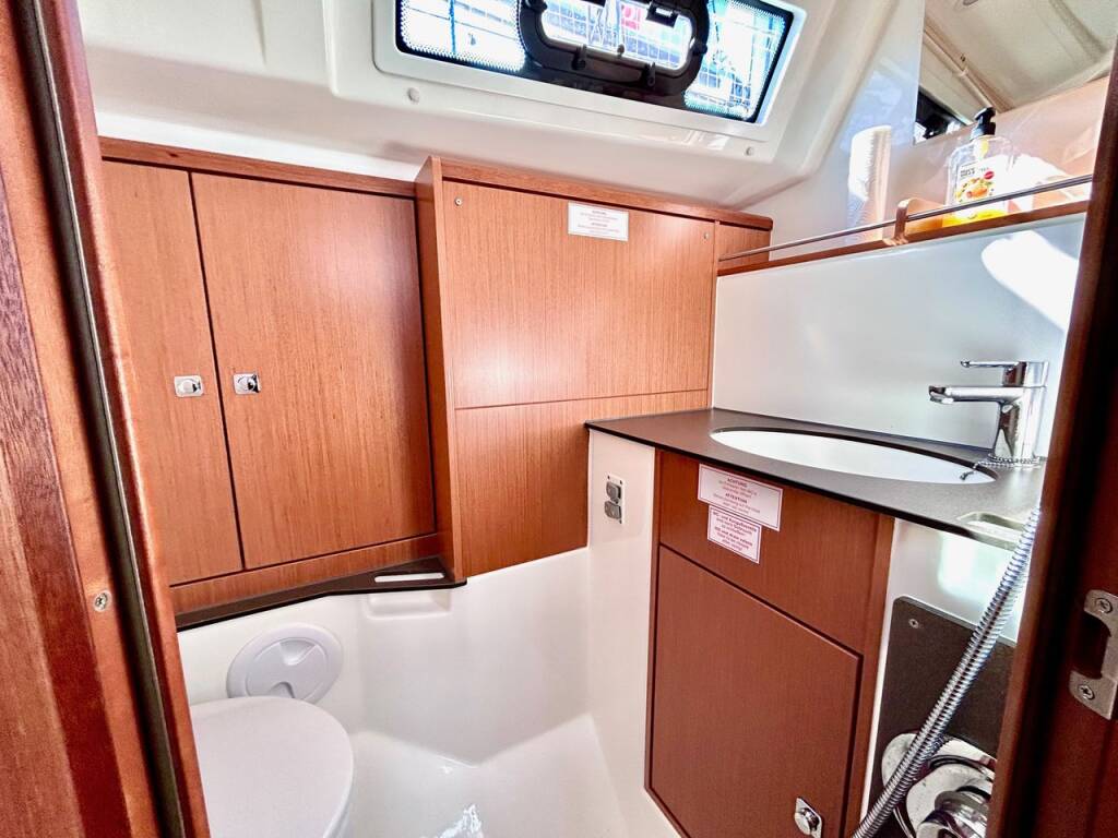 Sailing yacht Bavaria Cruiser 37 Enjoy the Silence