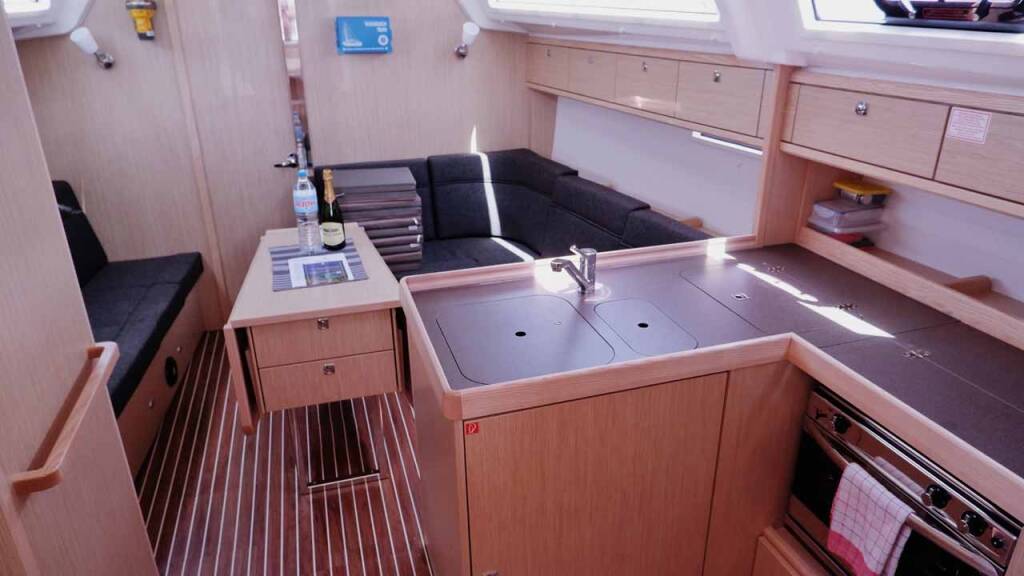 Sailing yacht Bavaria Cruiser 37 Paloma