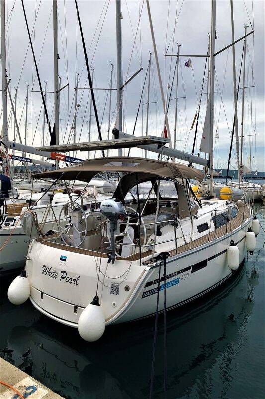 Sailing yacht Bavaria Cruiser 37 White Pearl 
