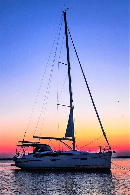 Sailing yacht Bavaria Cruiser 37 White Pearl 