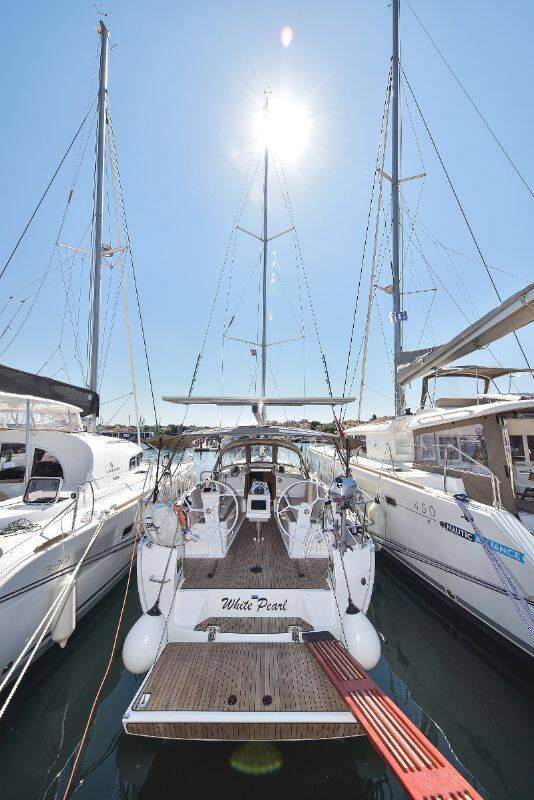 Sailing yacht Bavaria Cruiser 37 White Pearl 