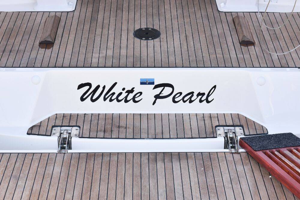 Sailing yacht Bavaria Cruiser 37 White Pearl 