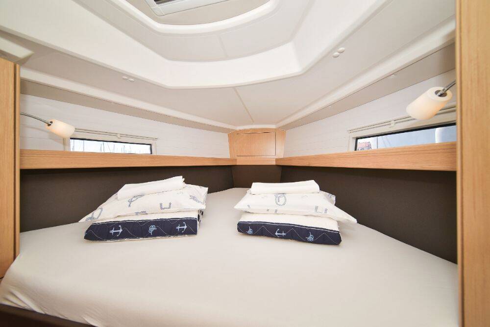 Sailing yacht Bavaria Cruiser 37 White Pearl 