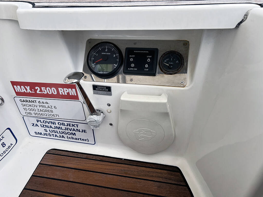 Sailing yacht Bavaria Cruiser 37 Bura
