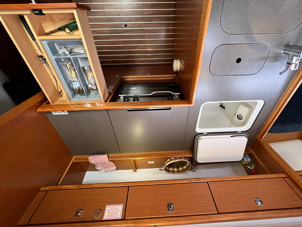 Sailing yacht Bavaria Cruiser 37 Bura