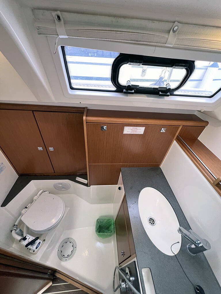 Sailing yacht Bavaria Cruiser 37 Bura