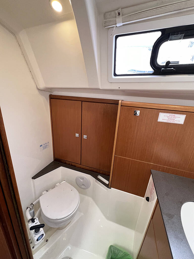 Sailing yacht Bavaria Cruiser 37 Bura