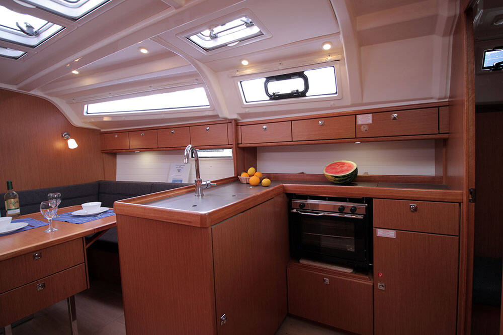 Sailing yacht Bavaria Cruiser 37 Black Pearl