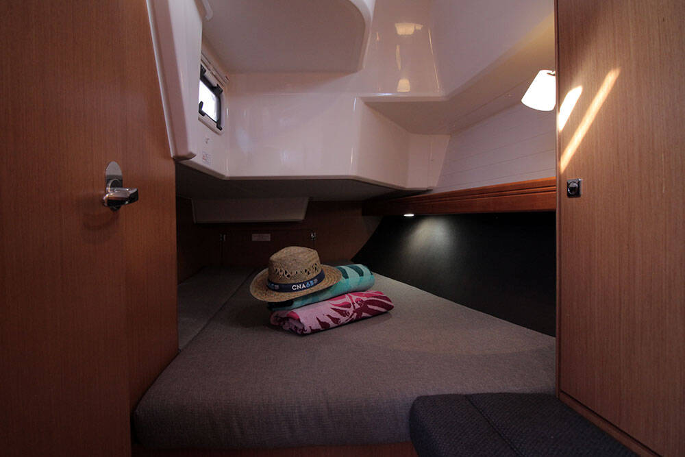 Sailing yacht Bavaria Cruiser 37 Black Pearl