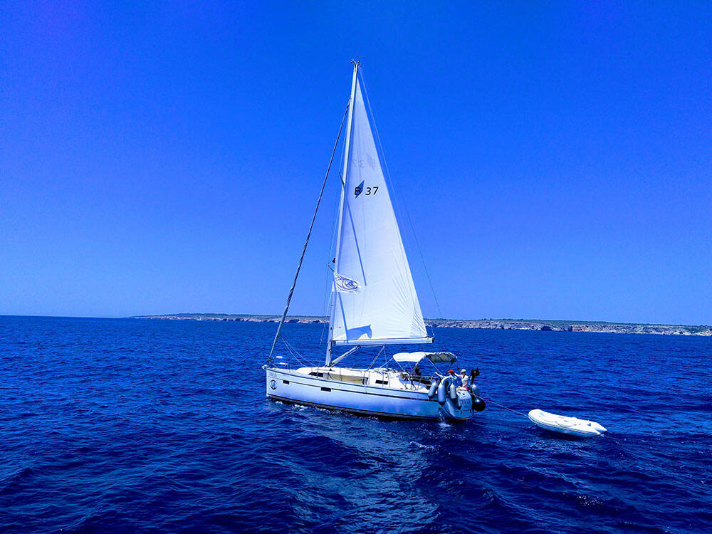 Sailing yacht Bavaria Cruiser 37 Chilly Lilly