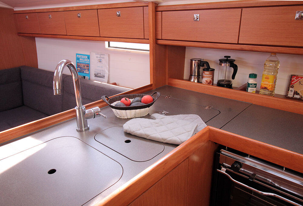 Sailing yacht Bavaria Cruiser 37 Chilly Lilly