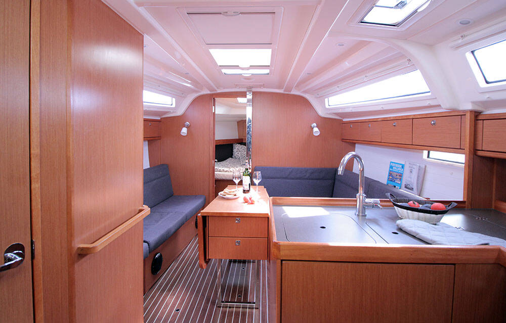Sailing yacht Bavaria Cruiser 37 Chilly Lilly
