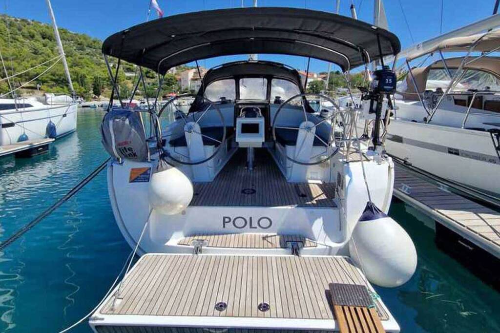 Sailing yacht Bavaria Cruiser 37 Polo