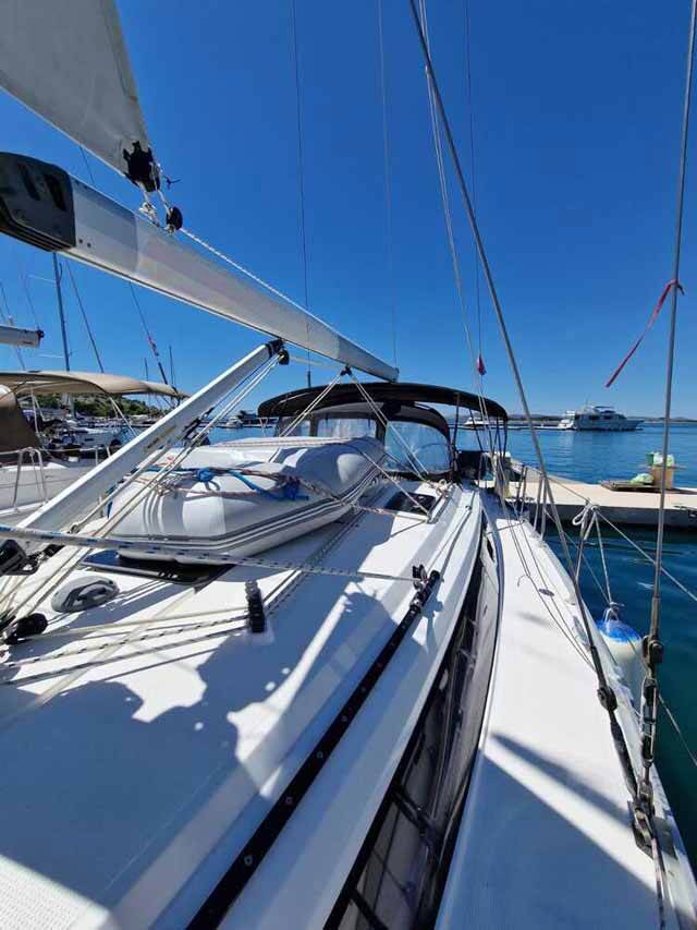 Sailing yacht Bavaria Cruiser 37 Polo