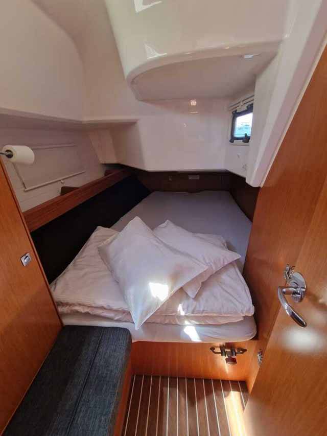 Sailing yacht Bavaria Cruiser 37 Polo