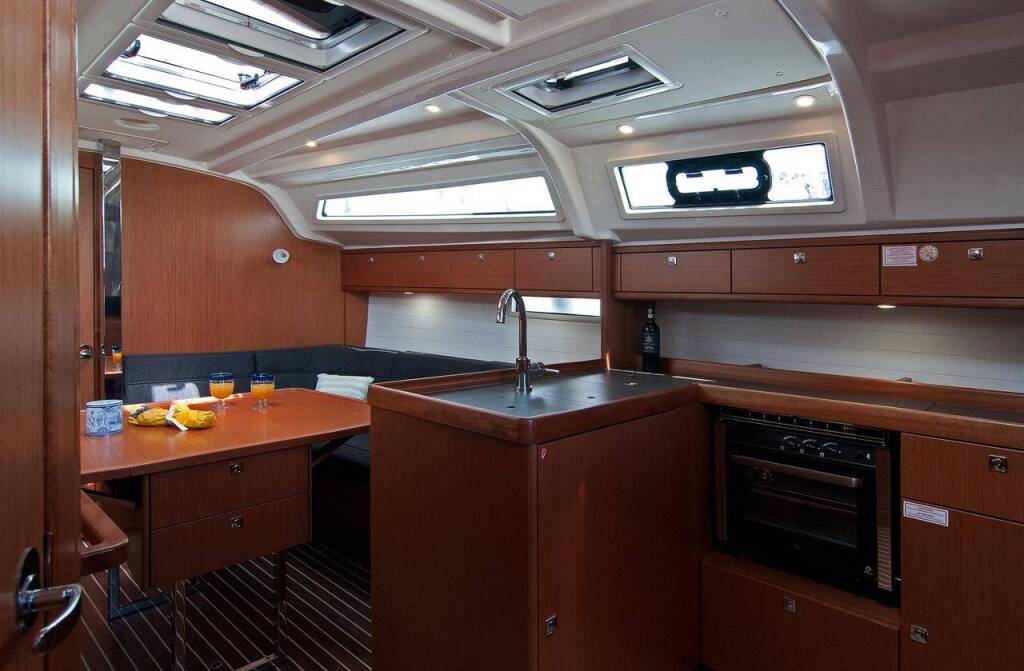 Segelyachten Bavaria Cruiser 37 Adria Nina