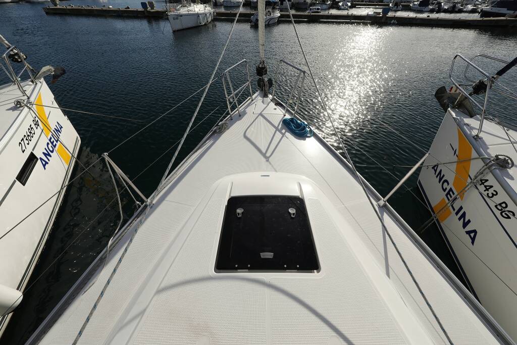 Sailing yacht Bavaria Cruiser 37 Sun Course