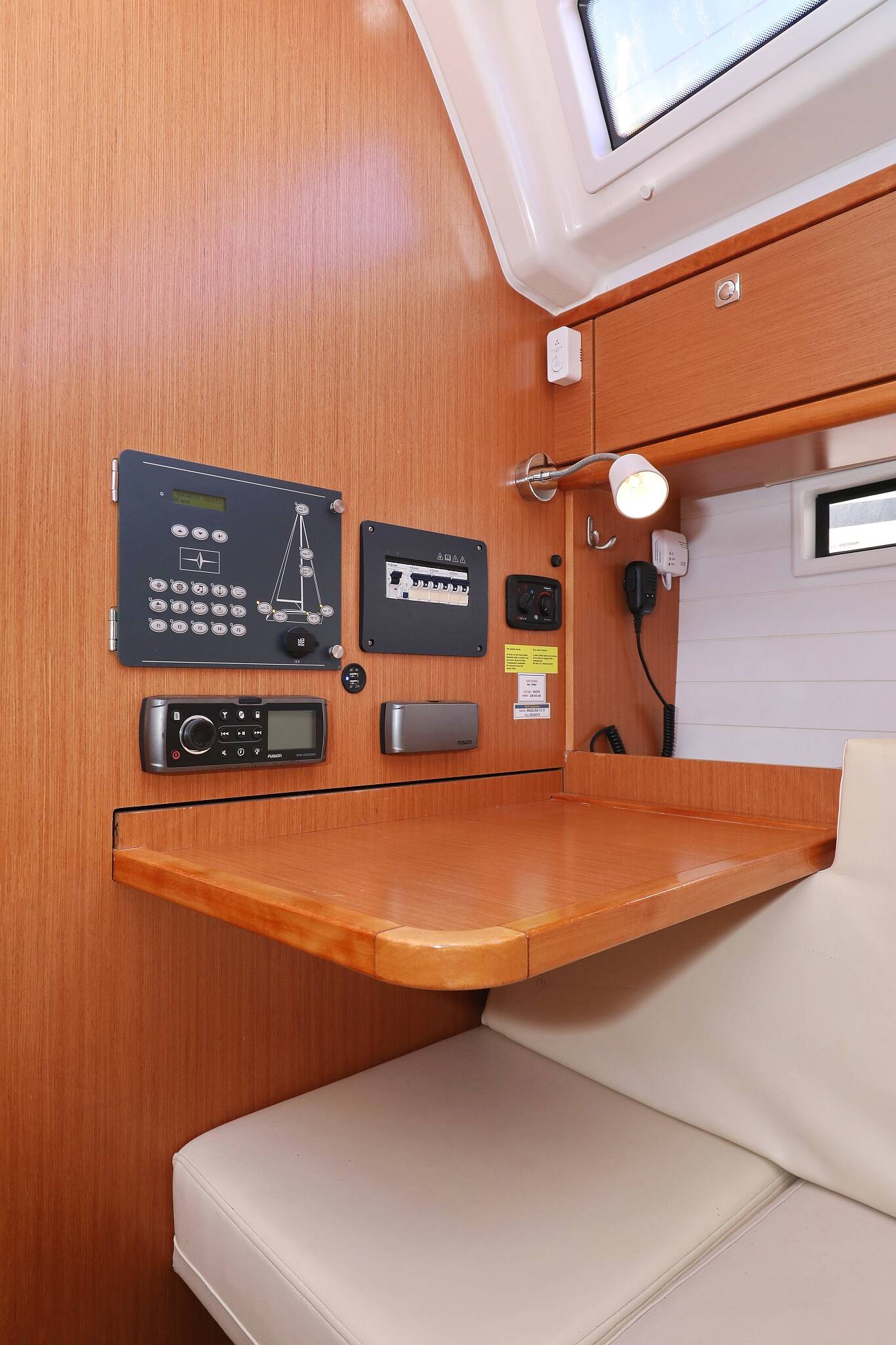 Sailing yacht Bavaria Cruiser 37 Sun Course