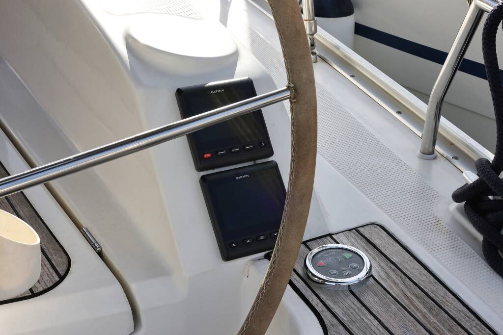Sailing yacht Bavaria Cruiser 37 Sun Course