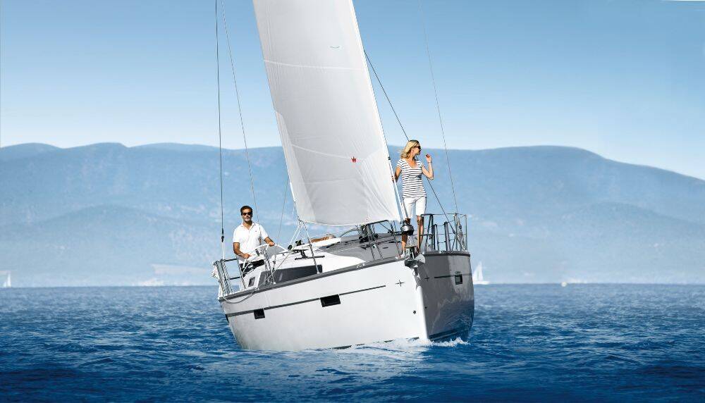 Sailing yacht Bavaria Cruiser 37 Snelly