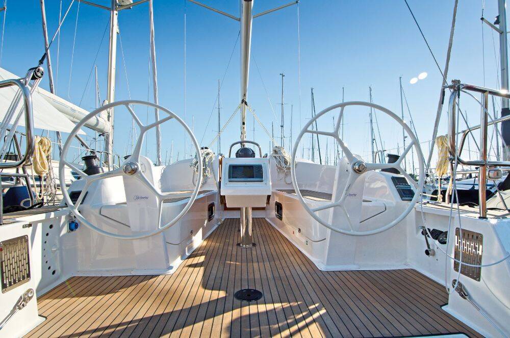 Sailing yacht Bavaria Cruiser 37 Snelly