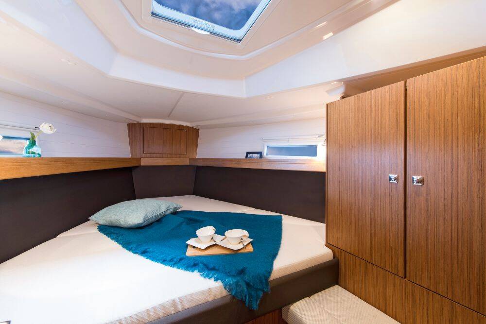 Sailing yacht Bavaria Cruiser 37 Snelly