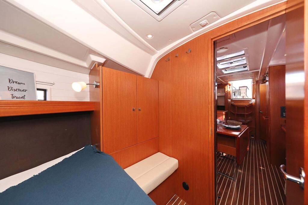Sailing yacht Bavaria Cruiser 37 Samsara