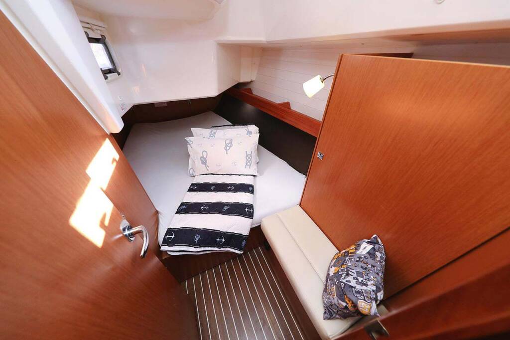 Sailing yacht Bavaria Cruiser 37 Samsara