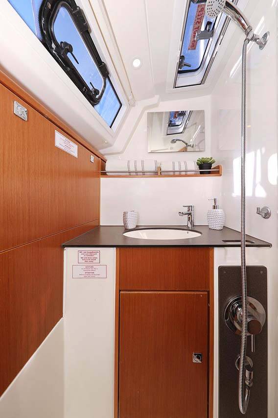 Sailing yacht Bavaria Cruiser 37 Samsara