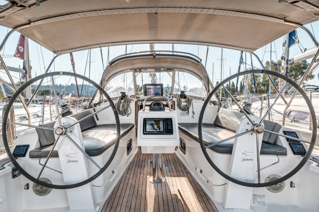 Sailing yacht Bavaria Cruiser 37 Poseidon