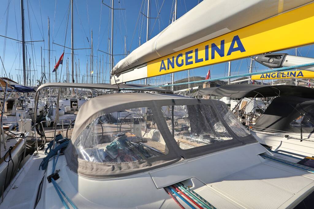 Sailing yacht Bavaria Cruiser 40 S Silver Arrow