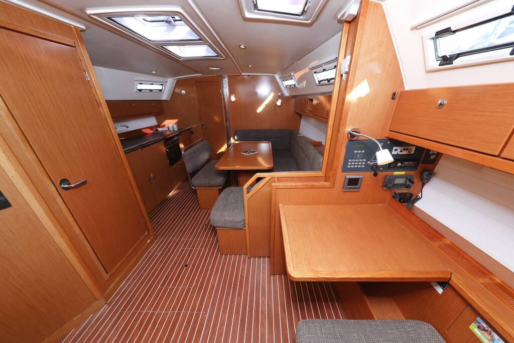Sailing yacht Bavaria Cruiser 40 S Silver Arrow