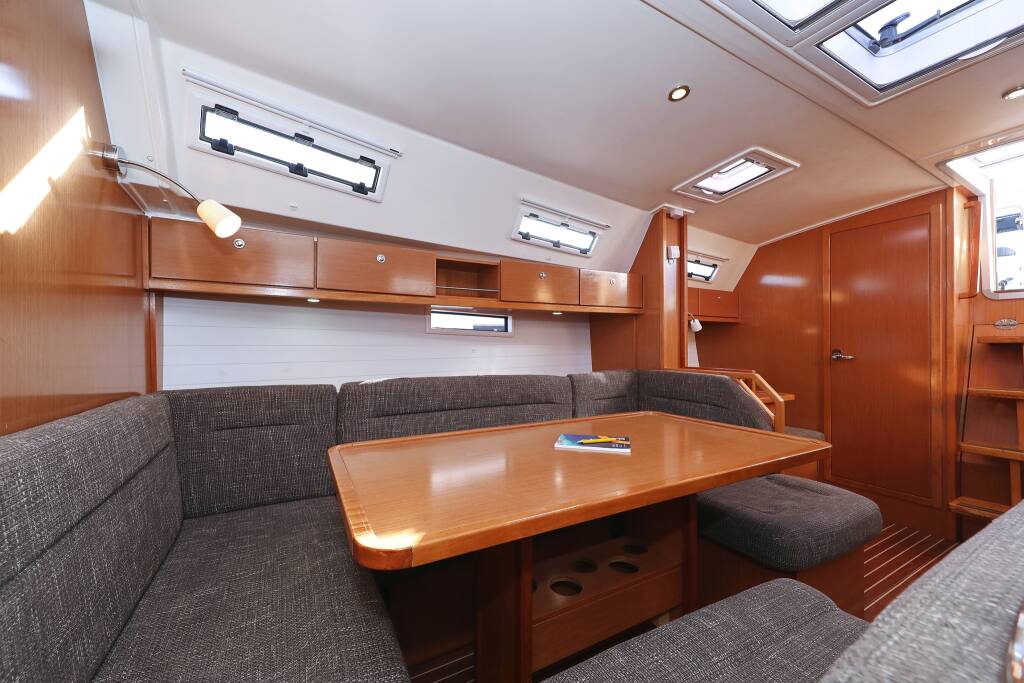 Sailing yacht Bavaria Cruiser 40 S Silver Arrow