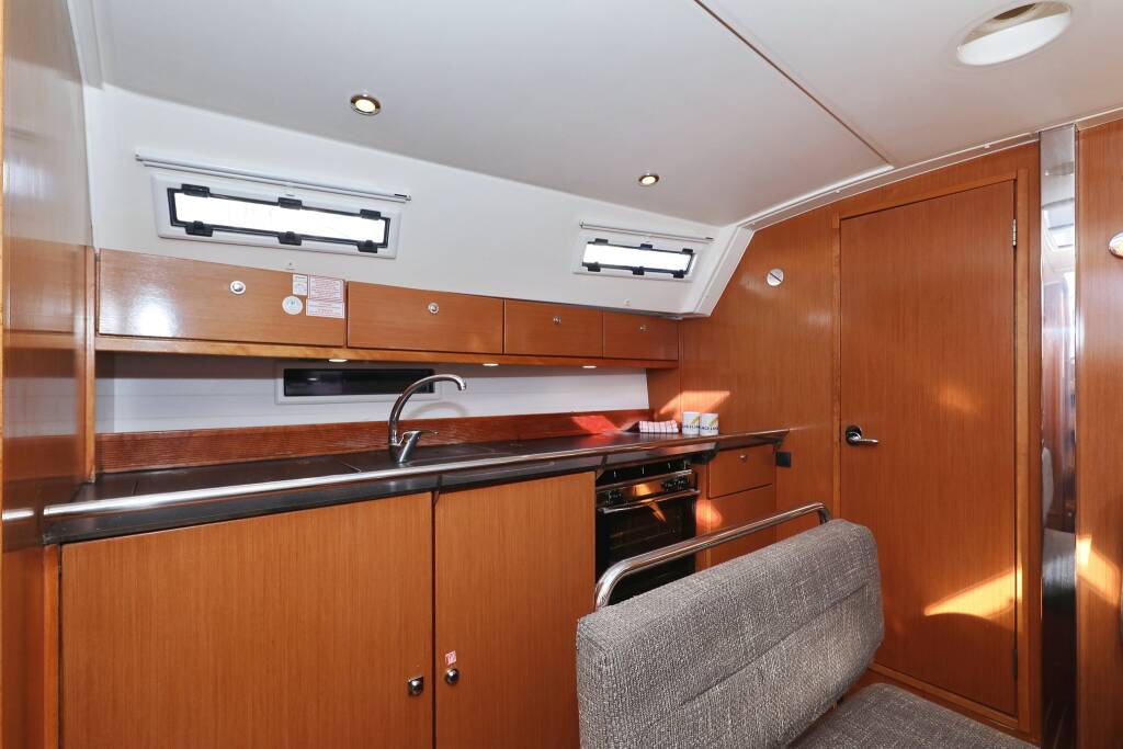 Sailing yacht Bavaria Cruiser 40 S Silver Arrow