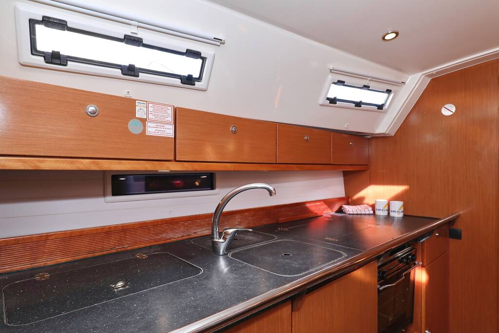 Sailing yacht Bavaria Cruiser 40 S Silver Arrow