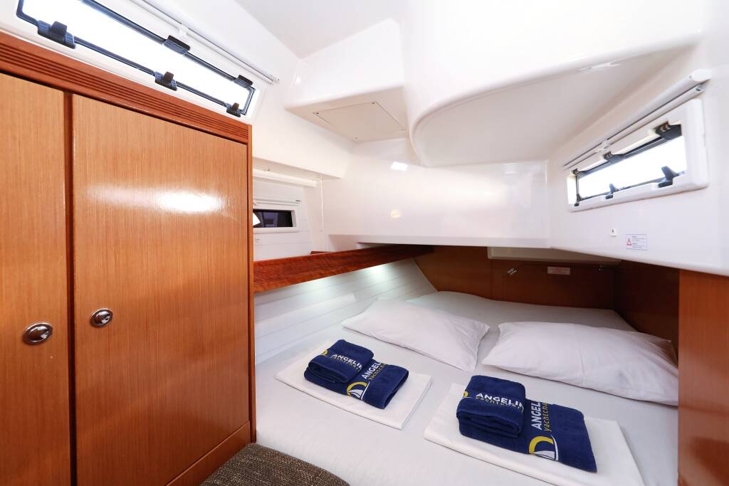 Sailing yacht Bavaria Cruiser 40 S Silver Arrow