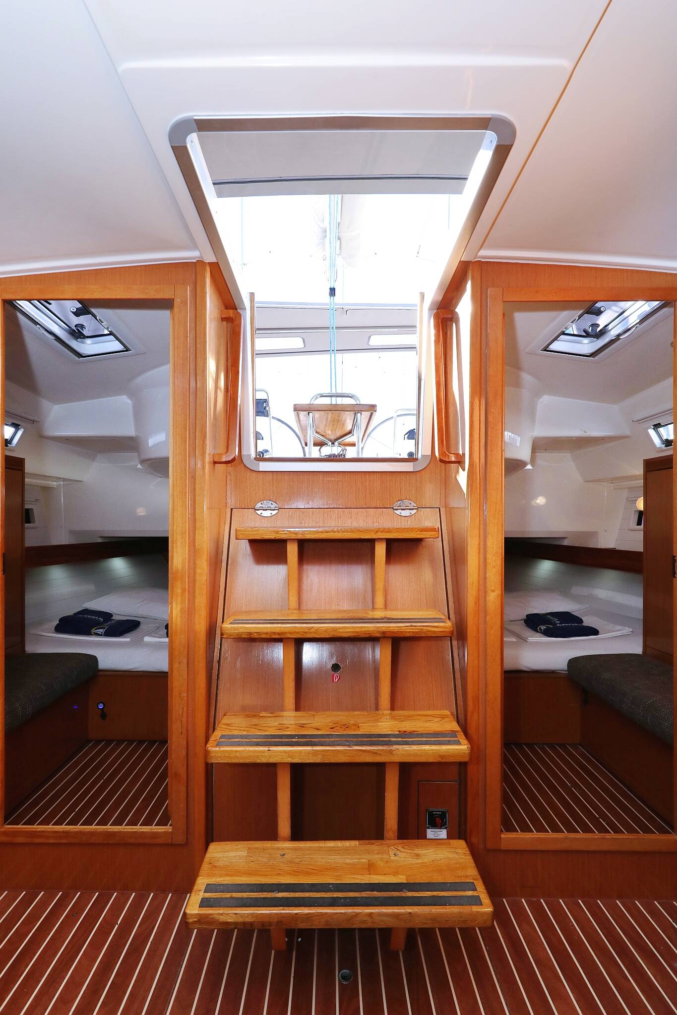 Sailing yacht Bavaria Cruiser 40 S Silver Arrow