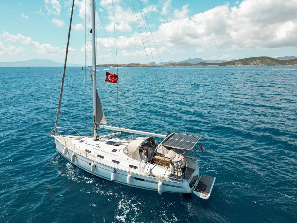 Sailing yacht Bavaria Cruiser 40 Spark 1