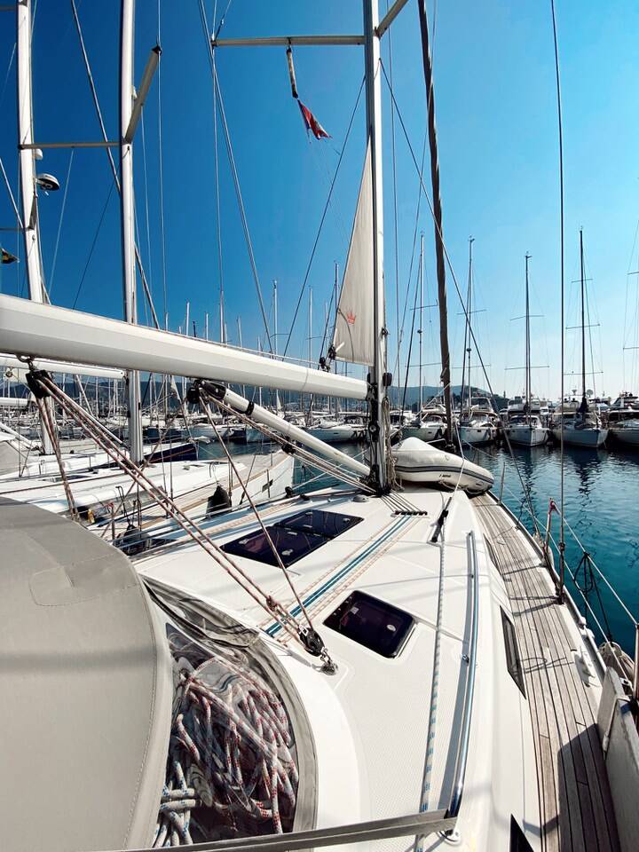 Sailing yacht Bavaria Cruiser 40 Spark 1
