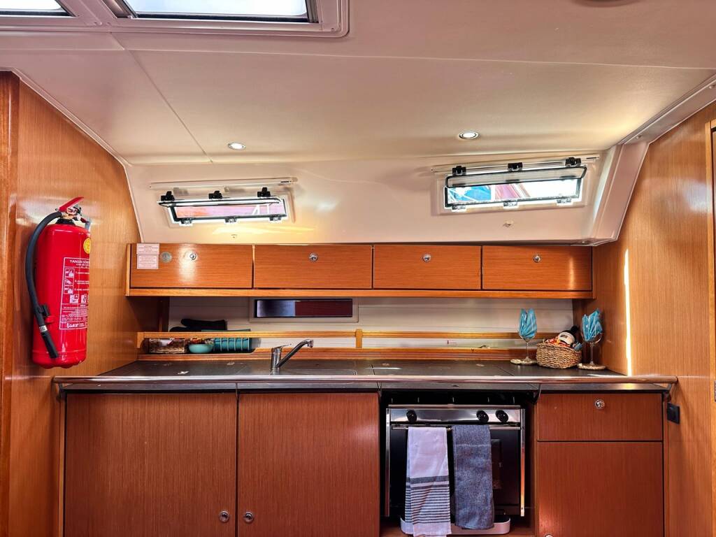 Sailing yacht Bavaria Cruiser 40 Spark 1