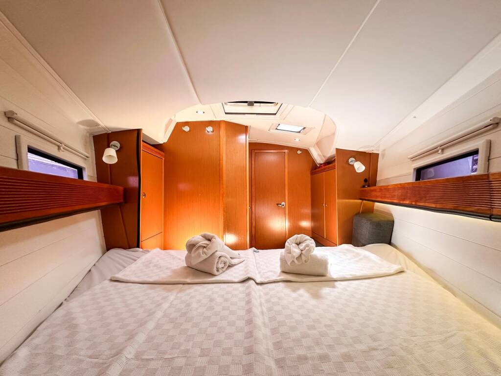 Sailing yacht Bavaria Cruiser 40 Spark 1