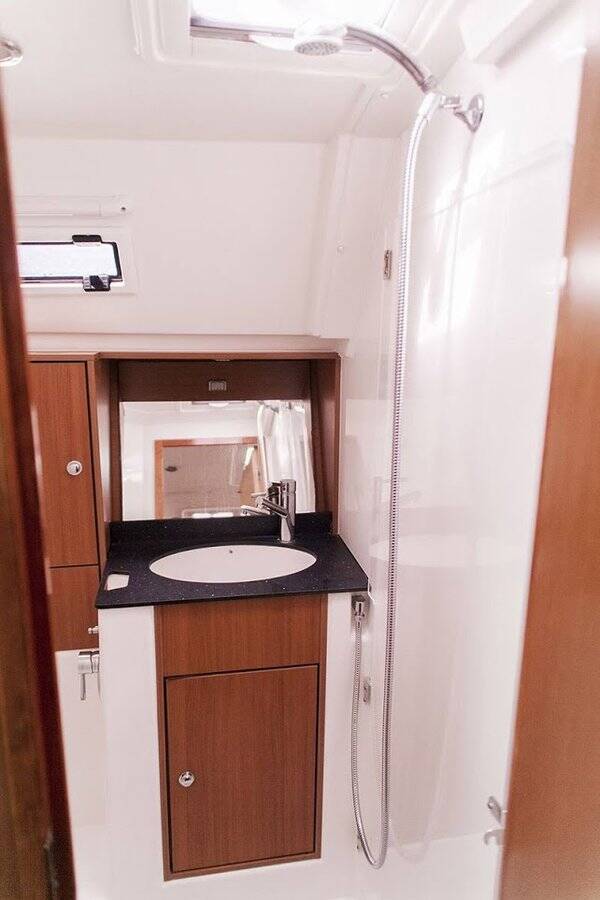 Sailing yacht Bavaria Cruiser 40 Klelia