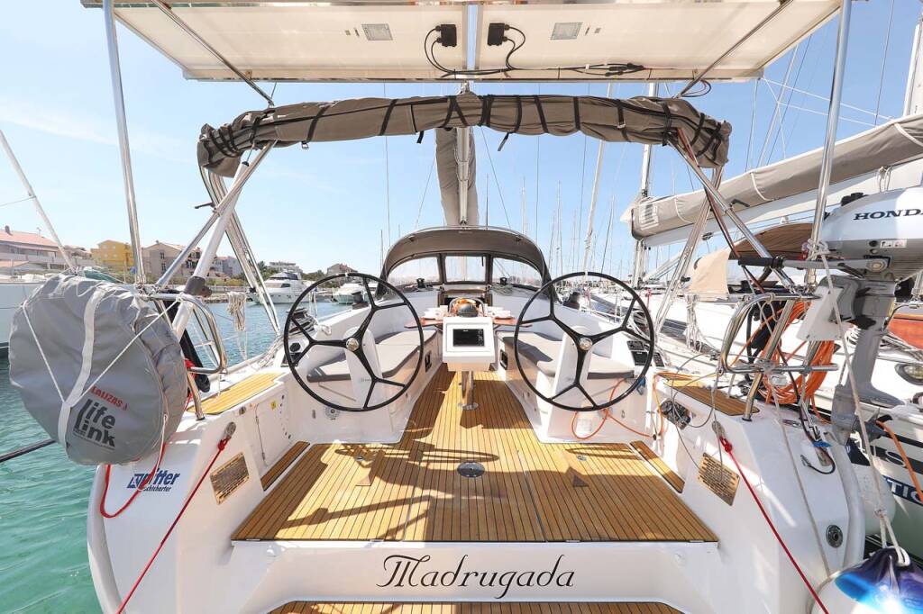 Sailing yacht Bavaria Cruiser 41 Style Madrugada